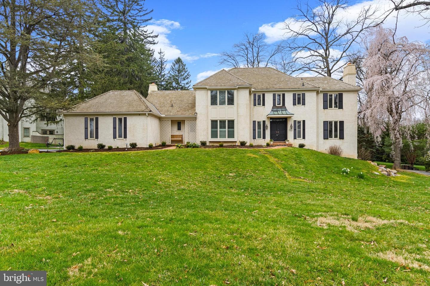 217 Ravenscliff Road photo 2