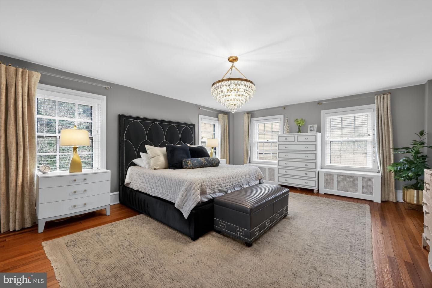 913 Twyckenham Road photo 24