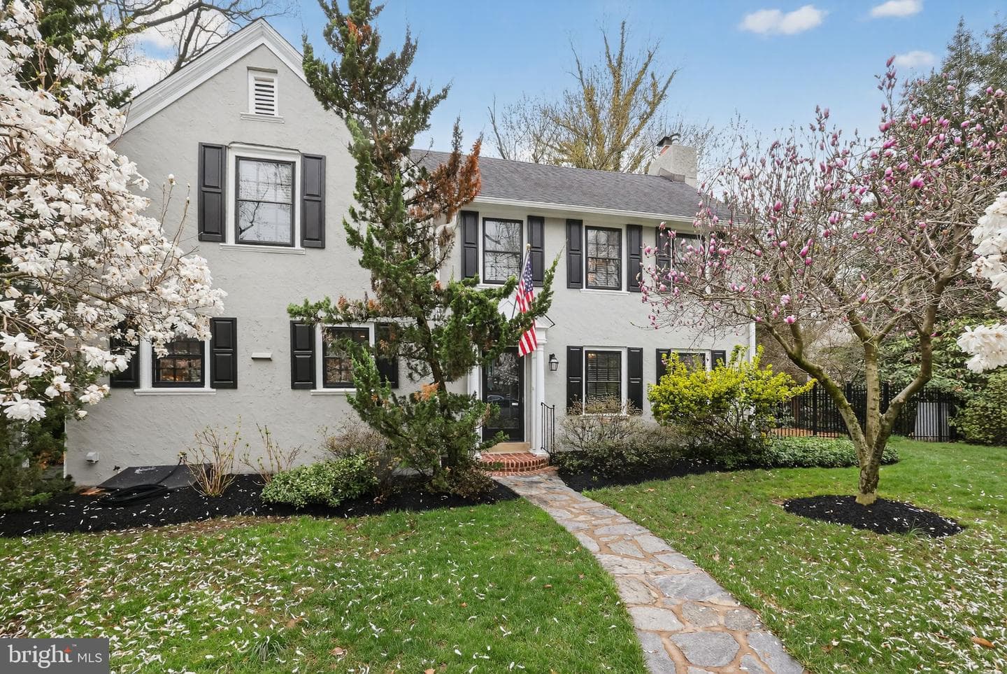 913 Twyckenham Road photo 3
