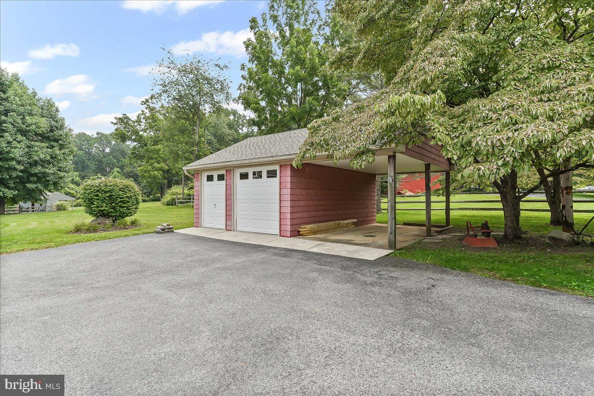 1439 Middletown Road photo 39