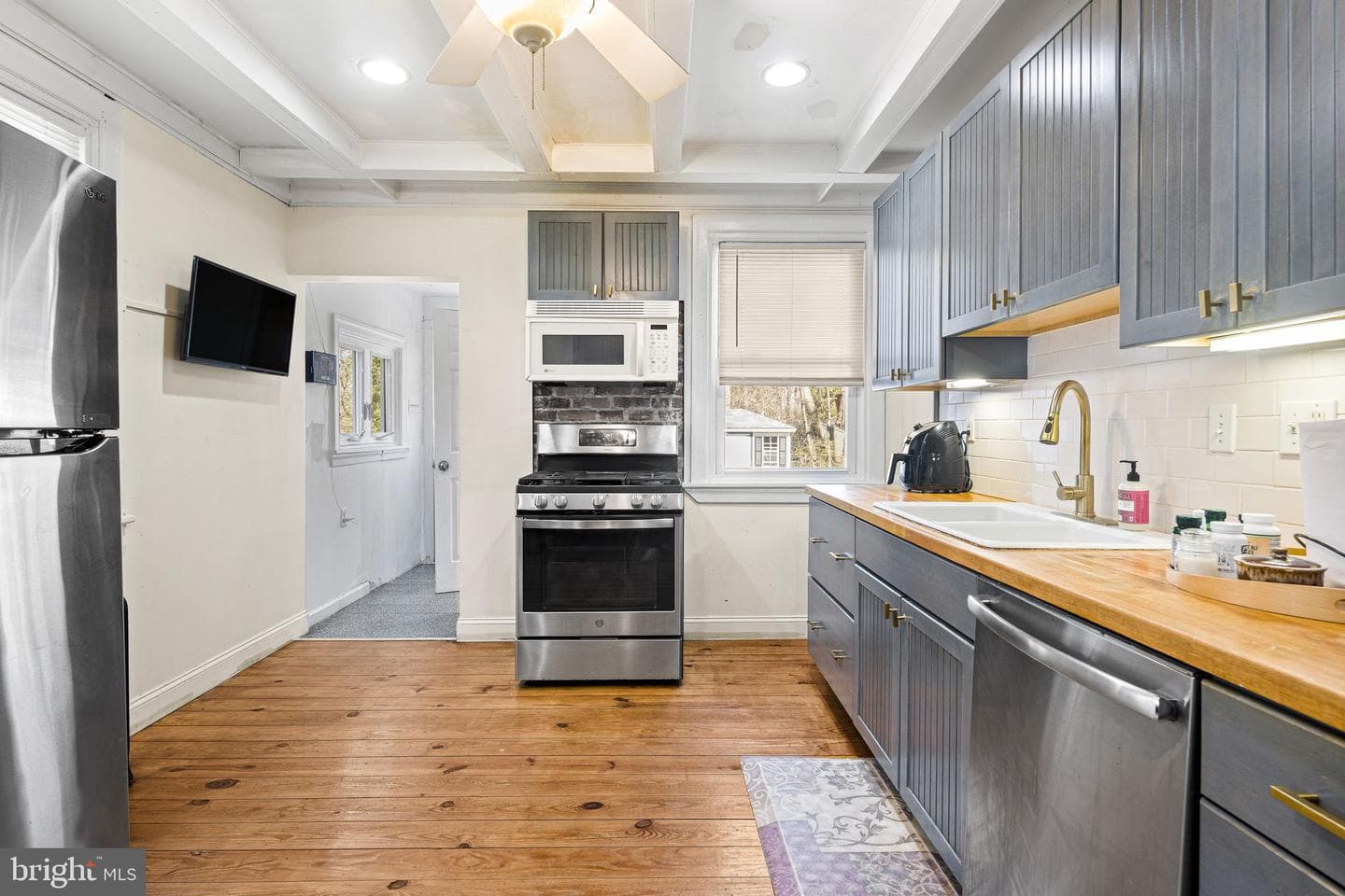 81 Price Avenue photo 5