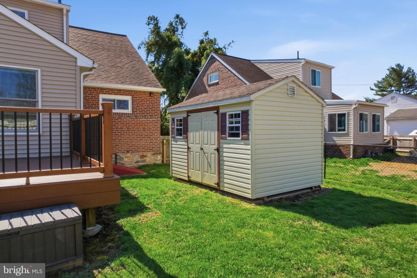 109 Donnelly Avenue photo 34