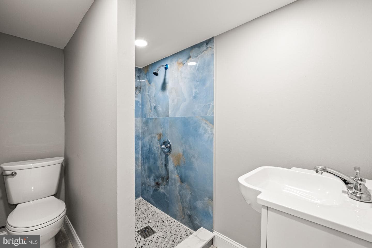 80 Kenny Avenue photo 13