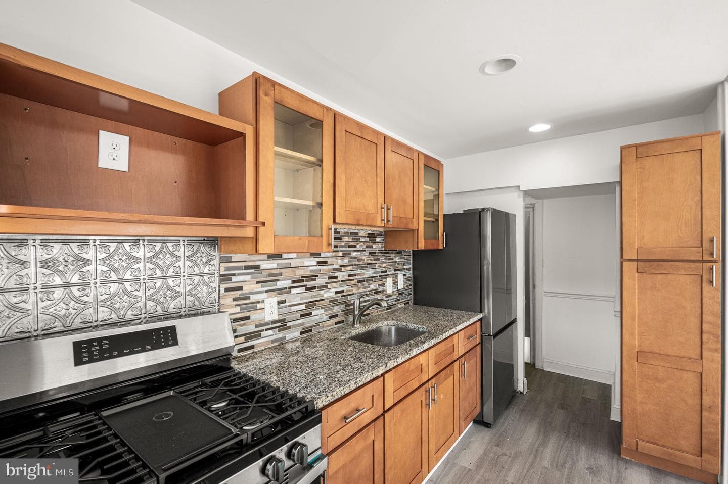 80 Kenny Avenue photo 6
