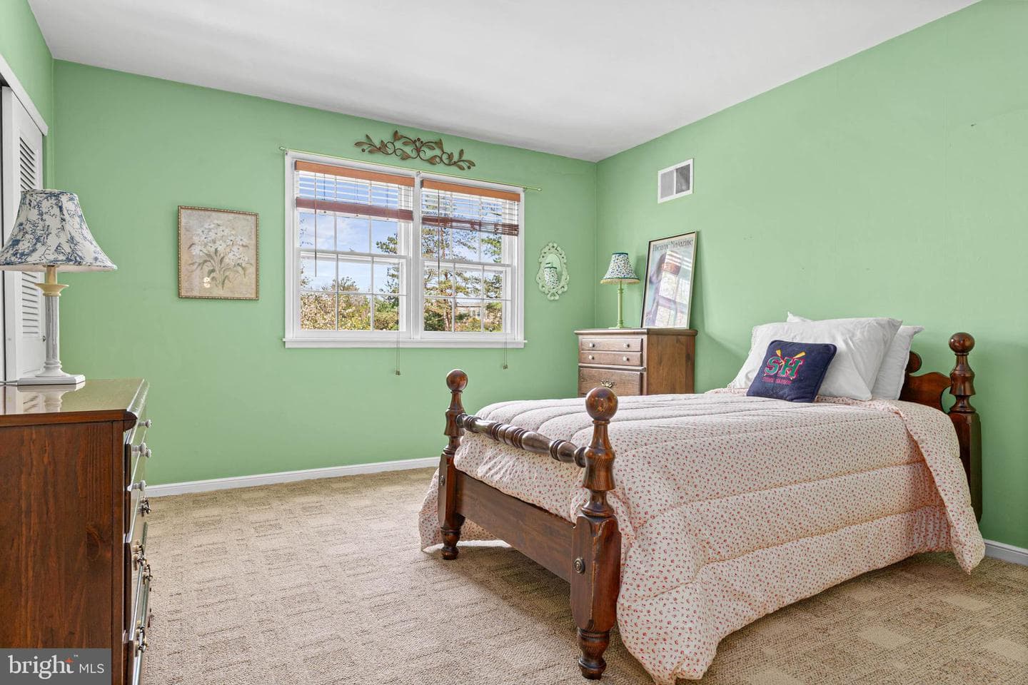 100 Wooded Lane photo 21