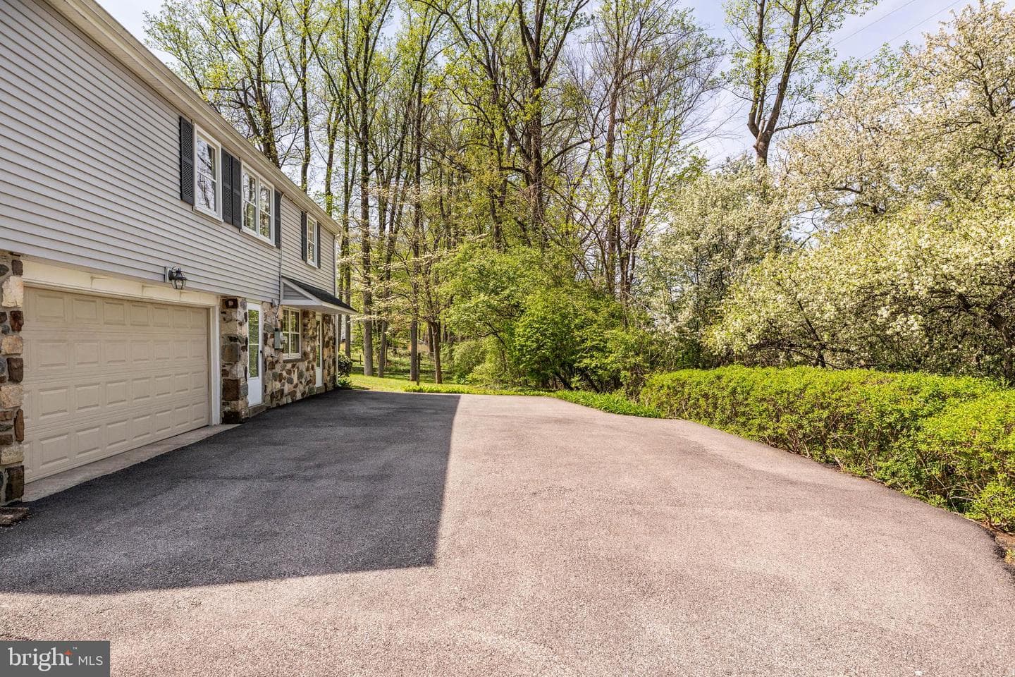 100 Wooded Lane photo 33