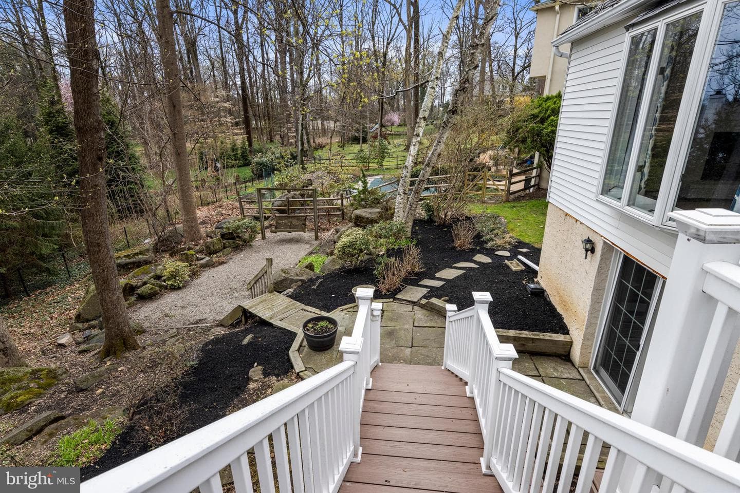 8 Harrow Circle photo 27