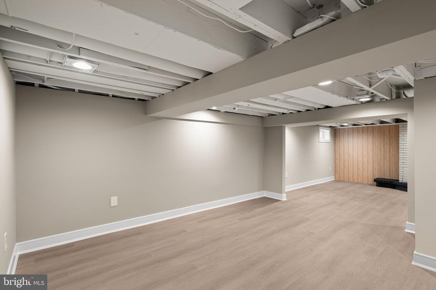 33 W Ardmore Avenue photo 106
