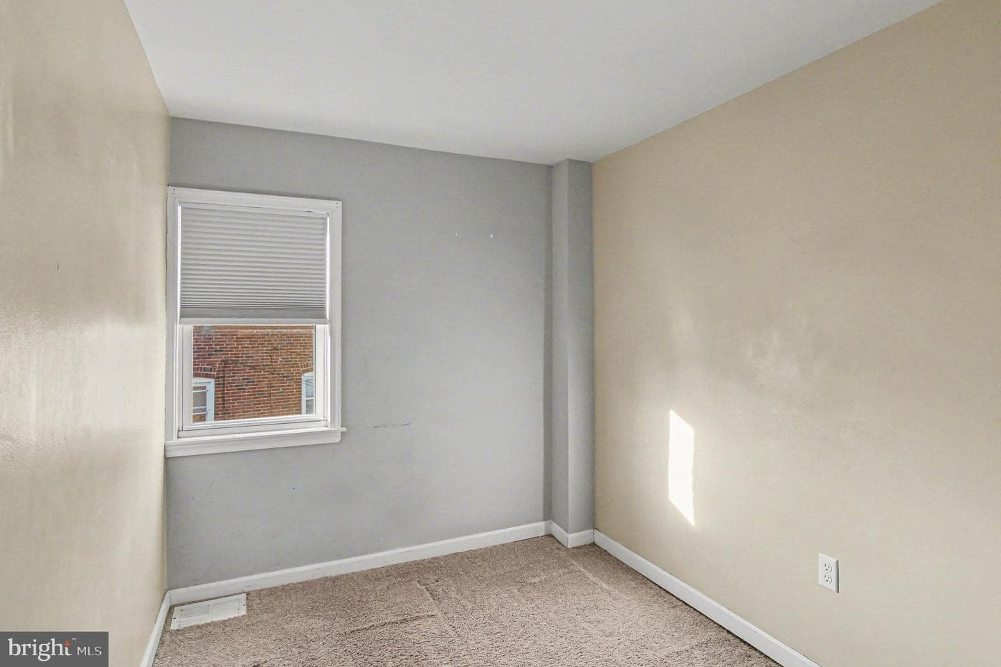 646 Clymer Lane photo 14