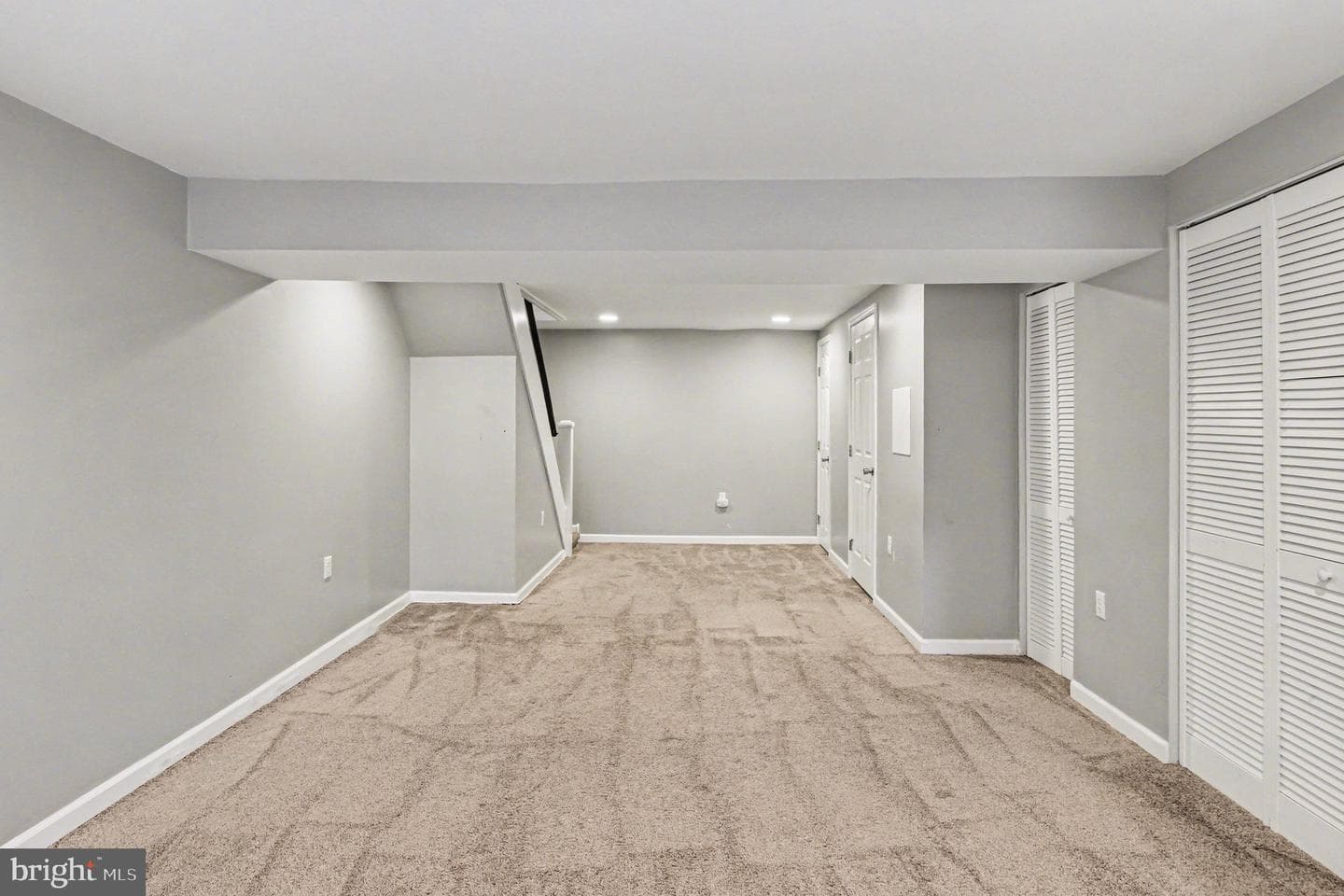 646 Clymer Lane photo 23