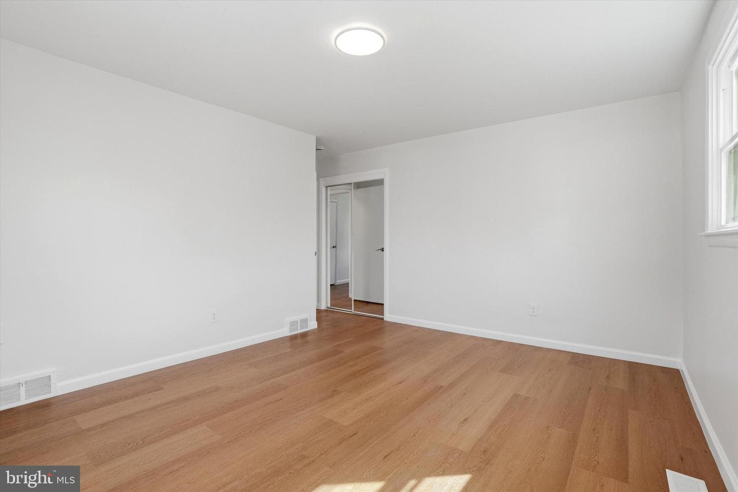 407 S Central Boulevard photo 28