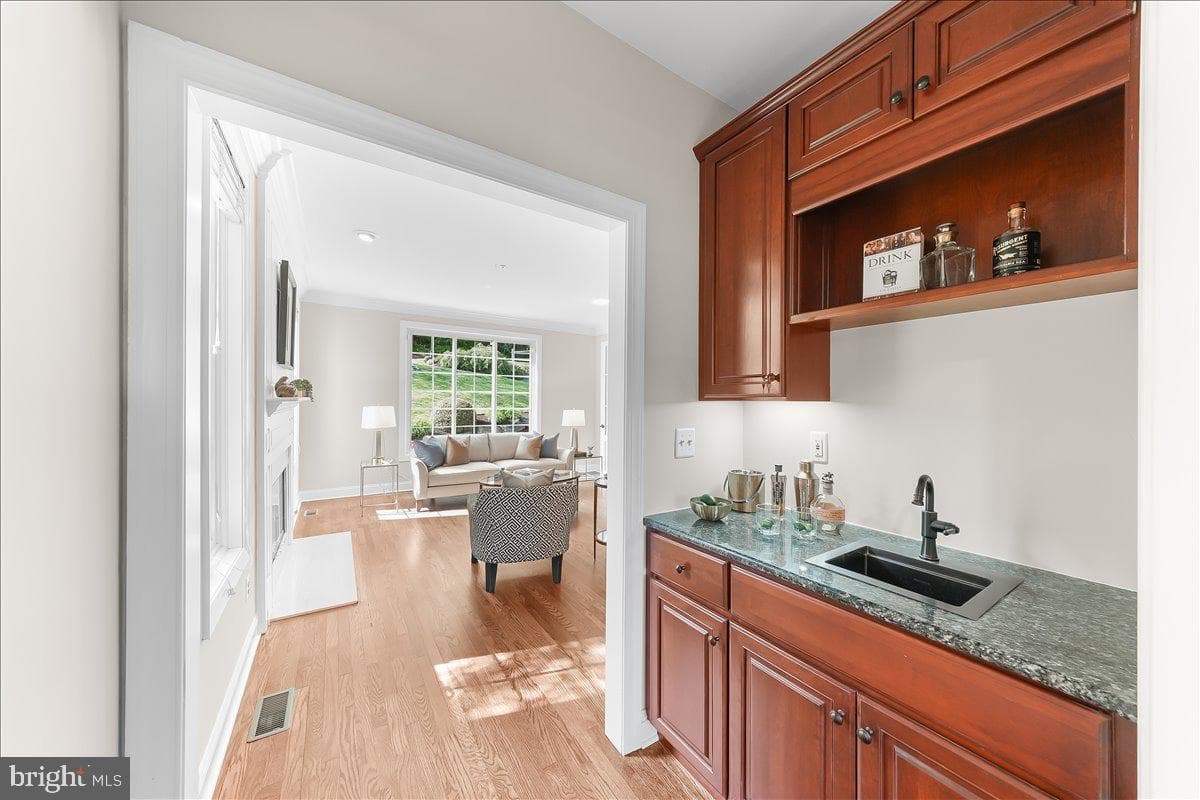 3507 Runnymeade Drive photo 9