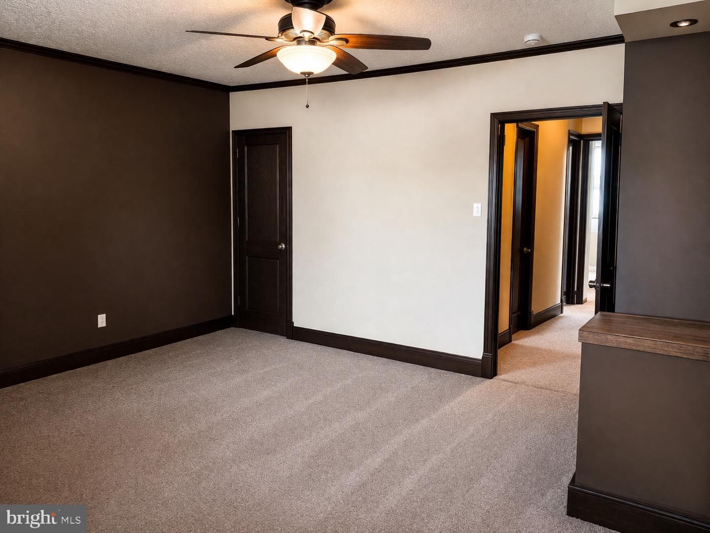 227 N Linden Avenue photo 8
