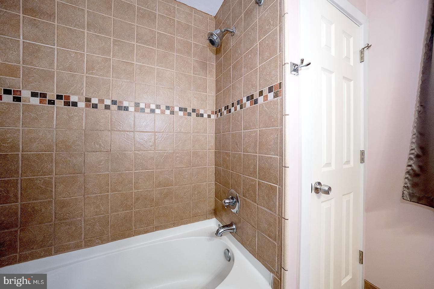 240 Wadas Avenue photo 42