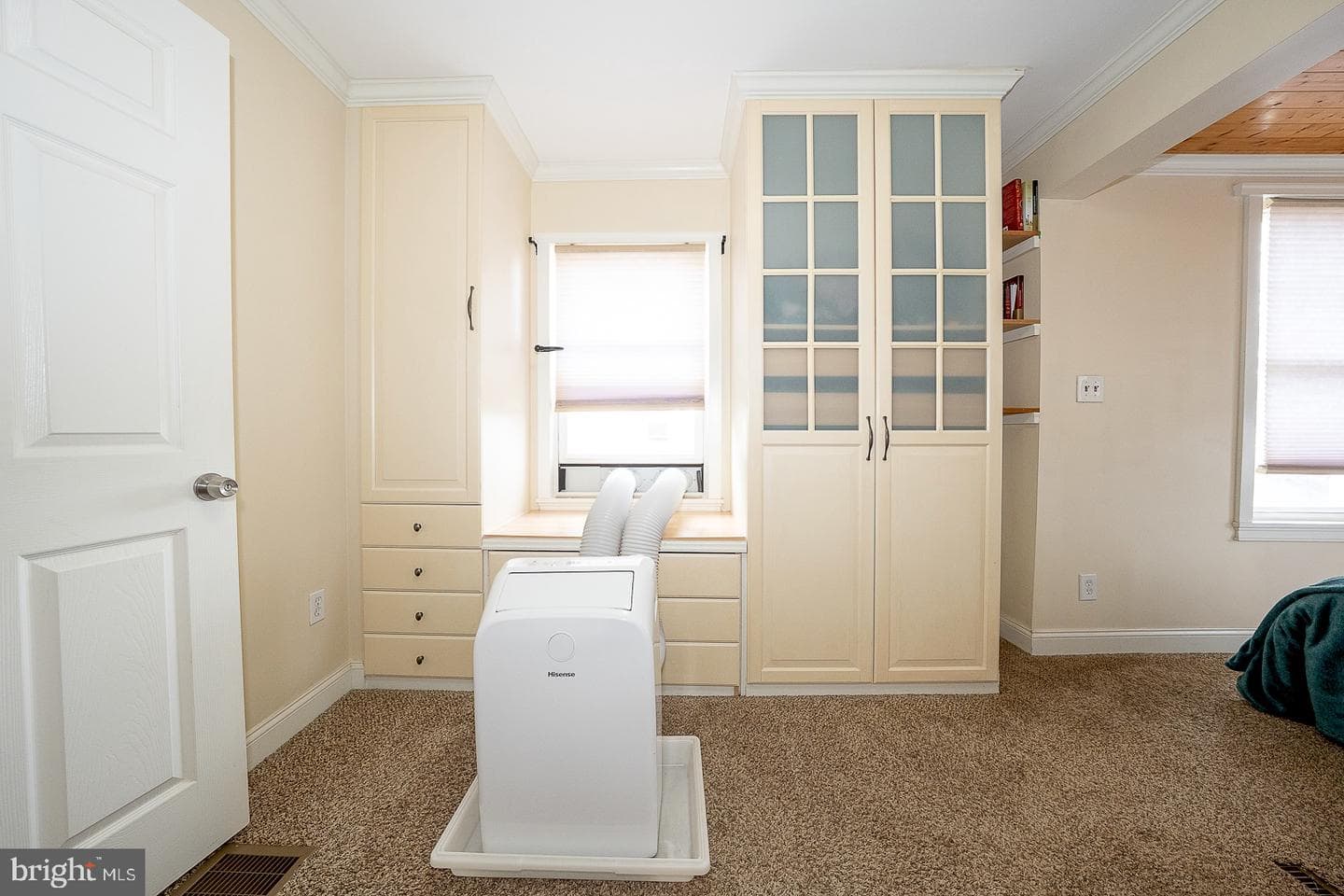 240 Wadas Avenue photo 45