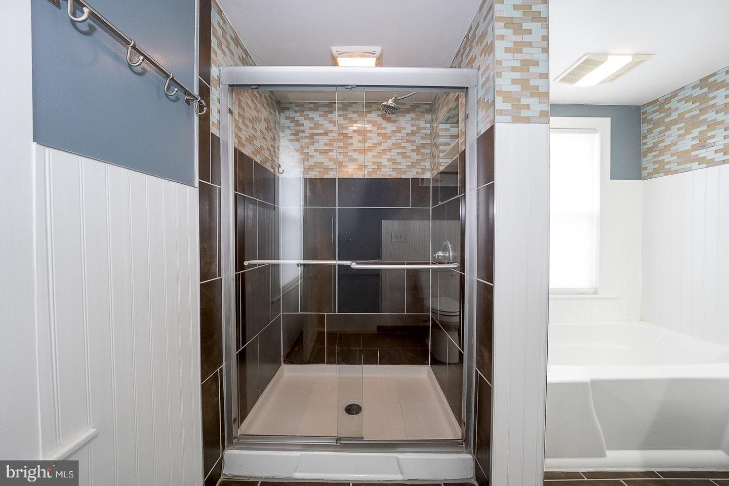 240 Wadas Avenue photo 51