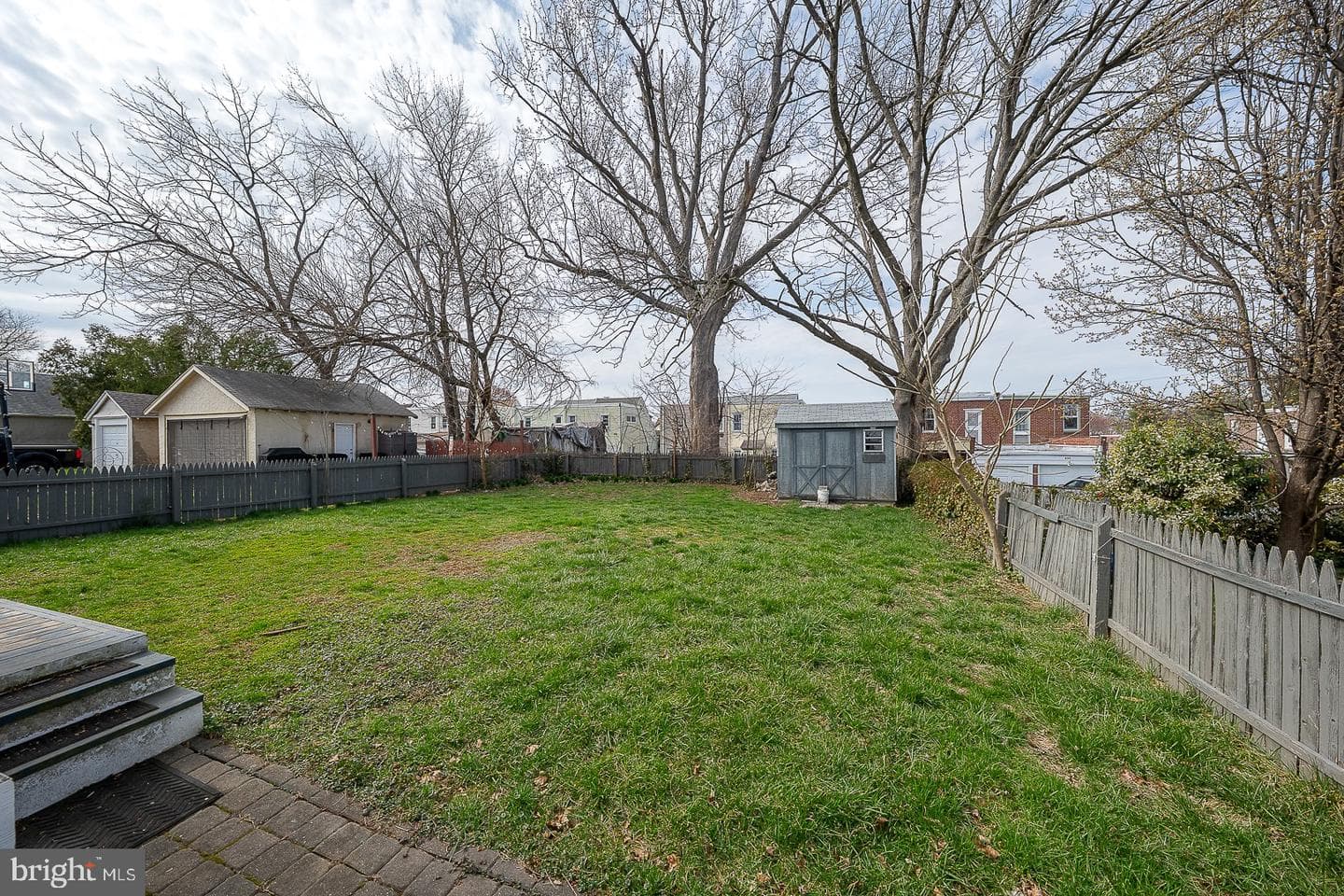 240 Wadas Avenue photo 59