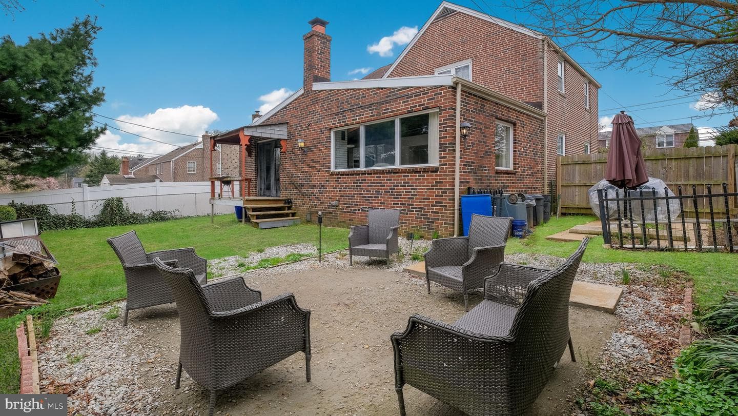 907 Kenwood Road photo 26