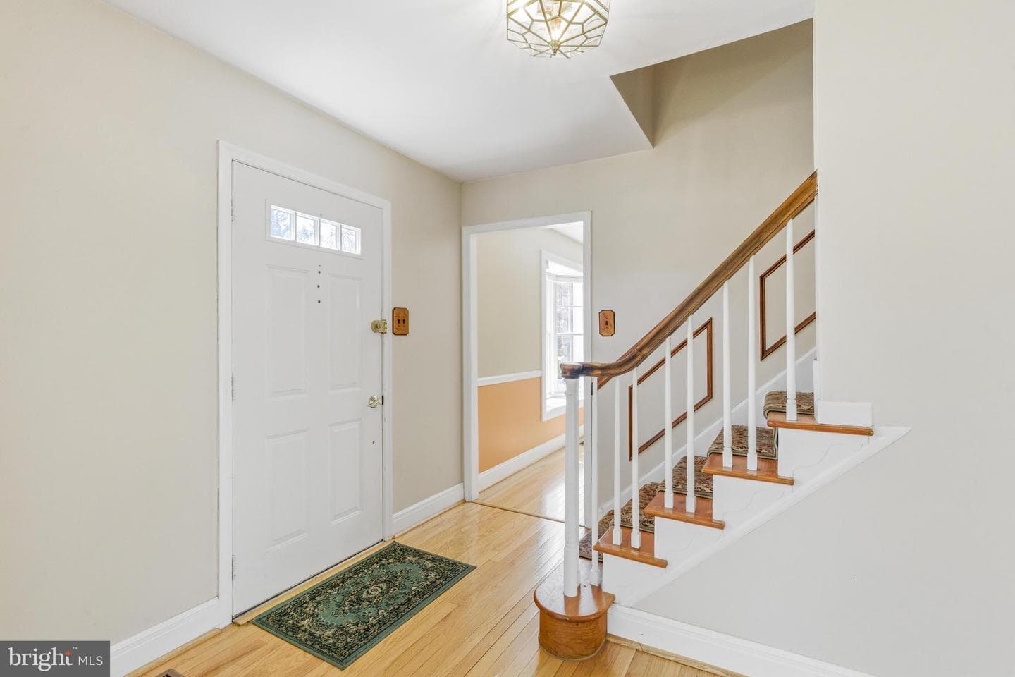 76 Colonial Circle photo 16