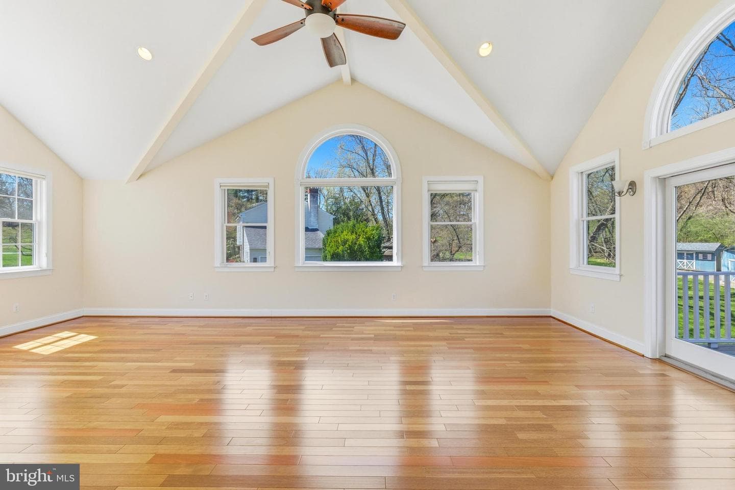 76 Colonial Circle photo 23