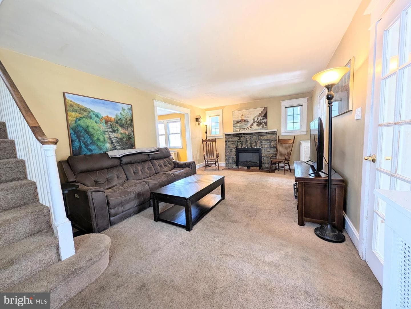 905 Edmonds Avenue photo 2