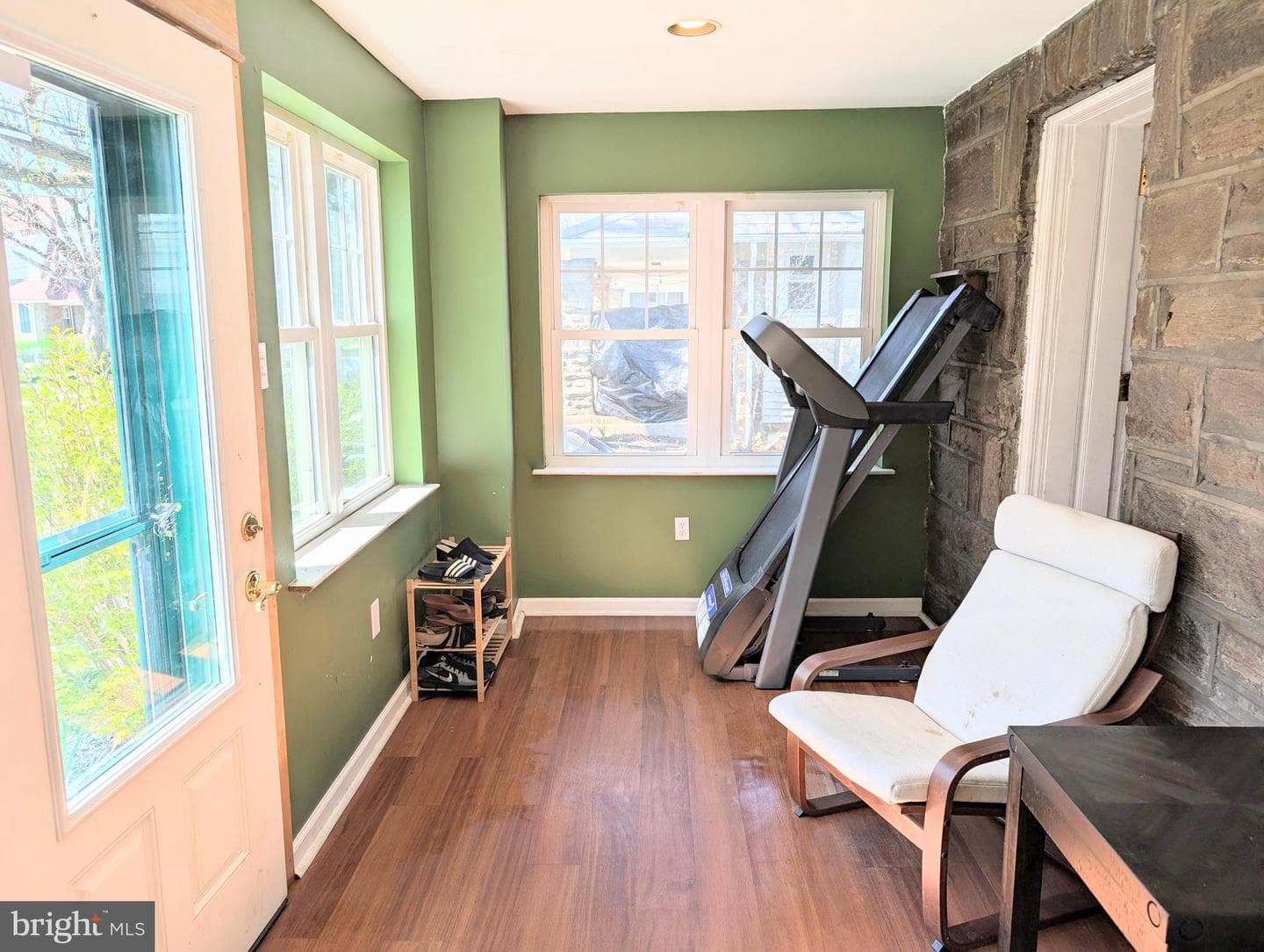 905 Edmonds Avenue photo 38