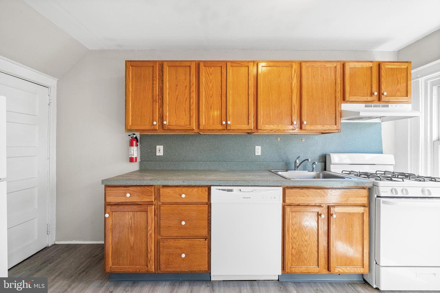 128 Whitely Terrace photo 11