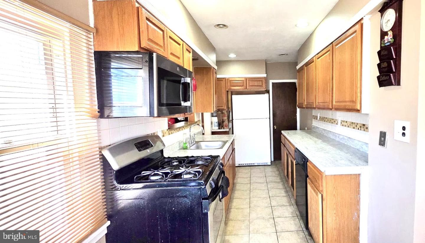 105 N Fairview Avenue photo 6