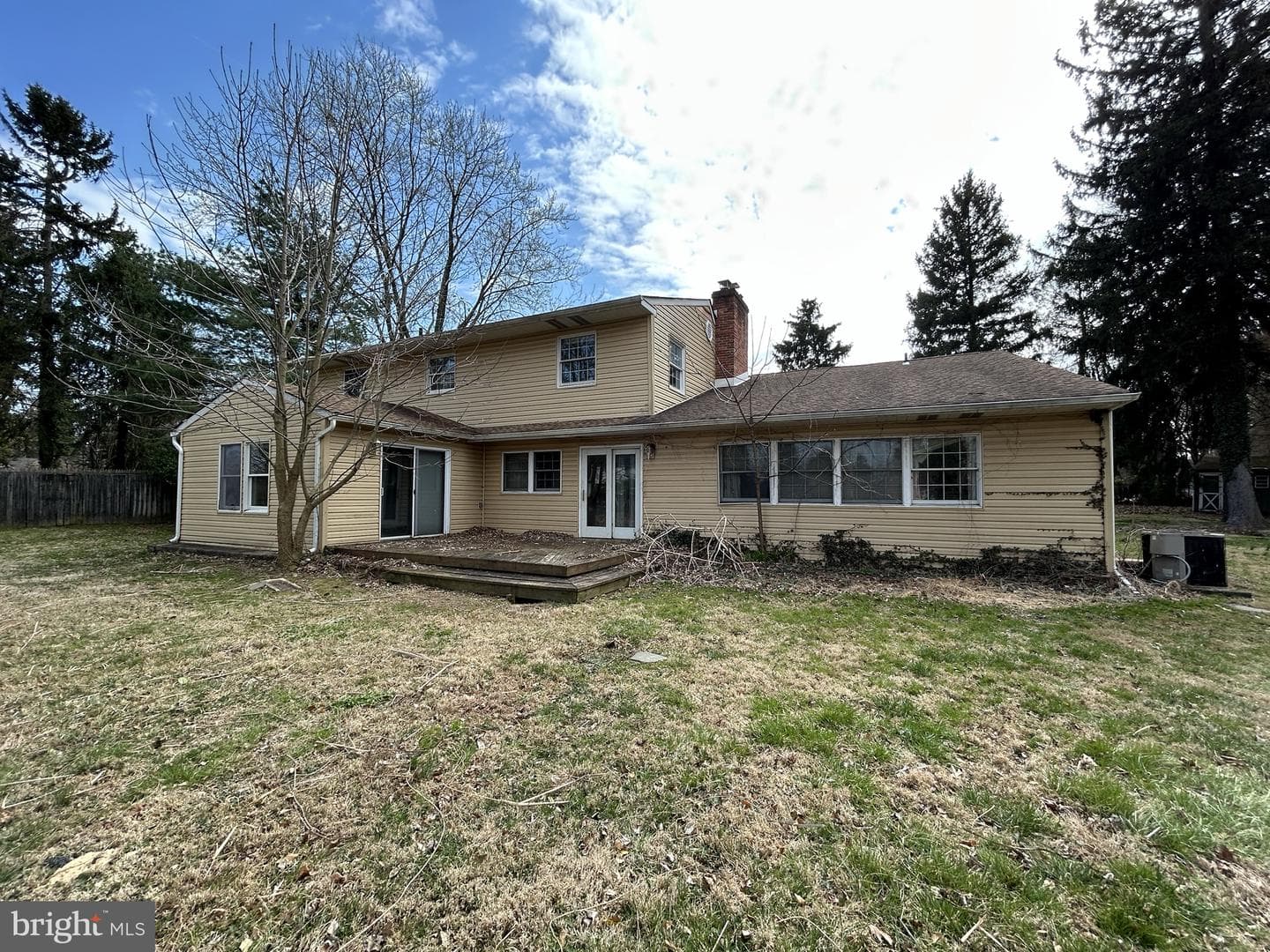527 Cherry Lane photo 2