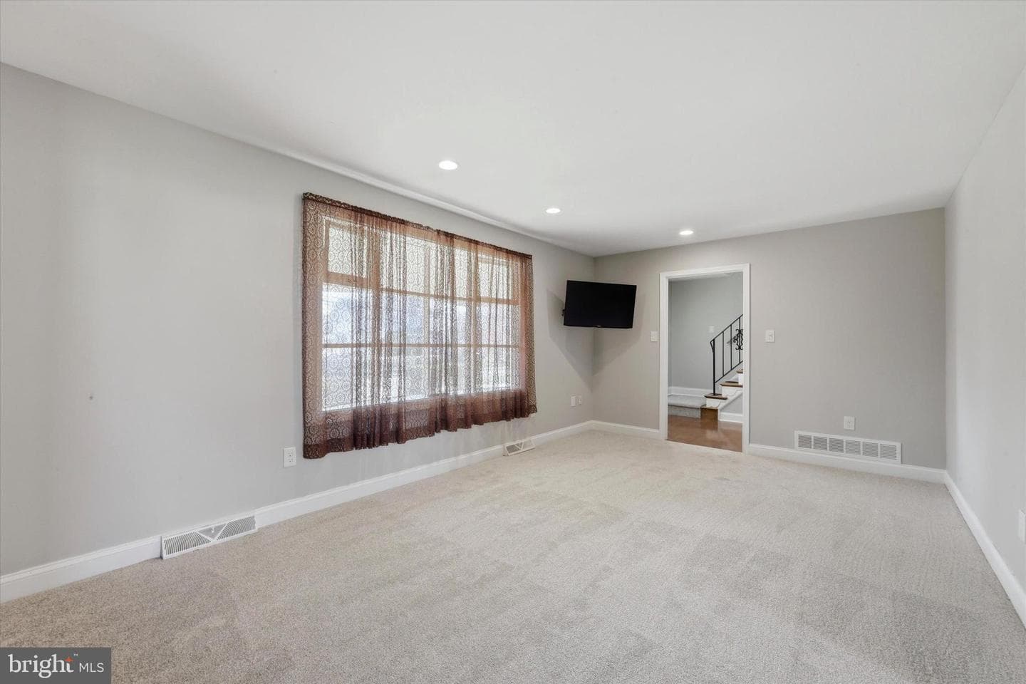 211 E Providence Road photo 4