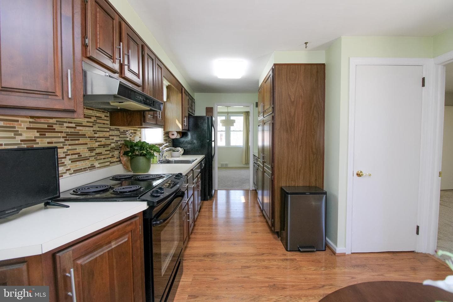 139 W Sylvan Drive photo 14
