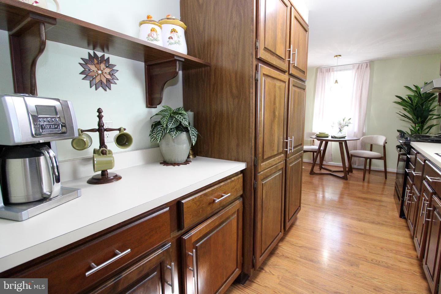 139 W Sylvan Drive photo 16