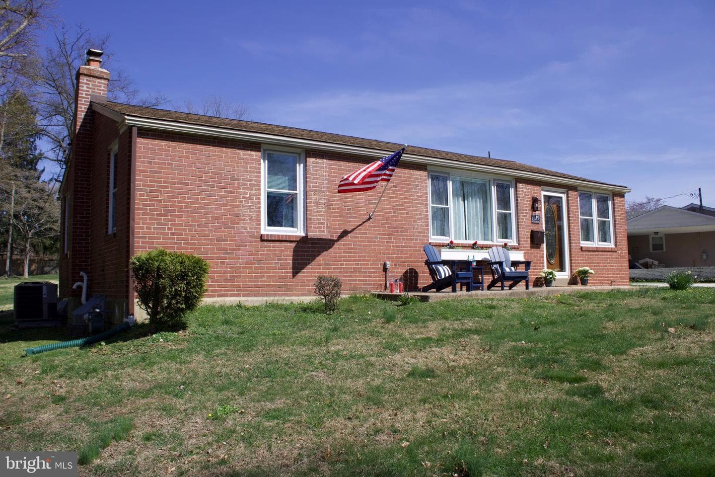 139 W Sylvan Drive photo 2