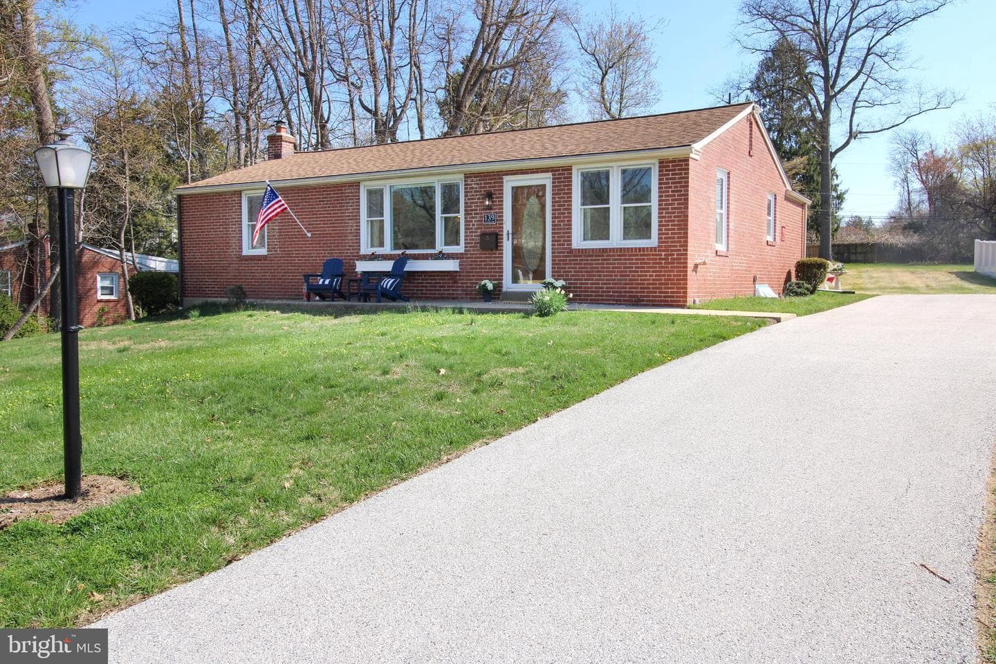 139 W Sylvan Drive photo 3