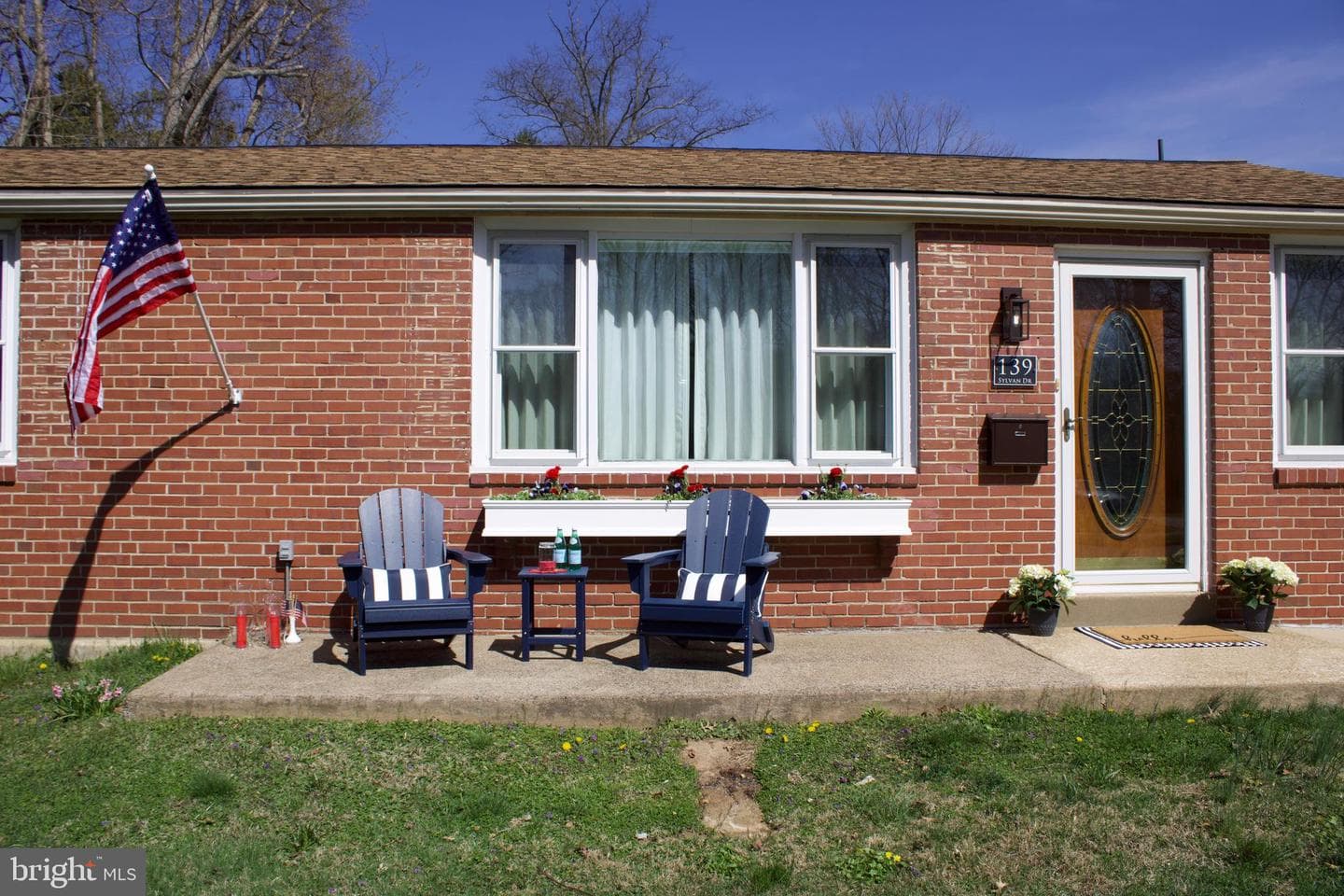 139 W Sylvan Drive photo 5