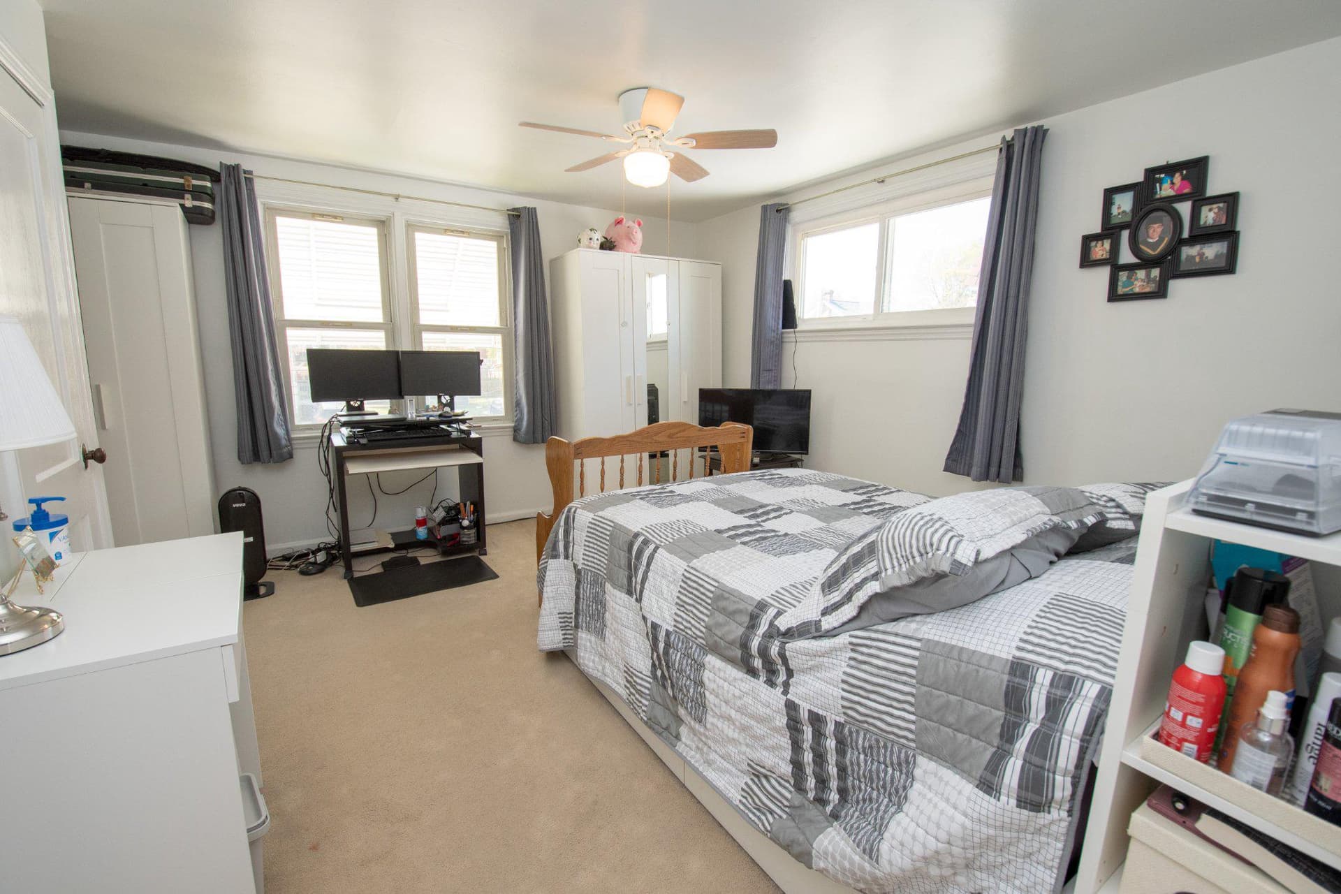 111 W Ridley Avenue photo 23