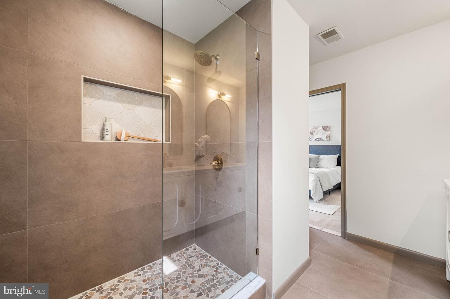 104 Gilmore Road photo 12