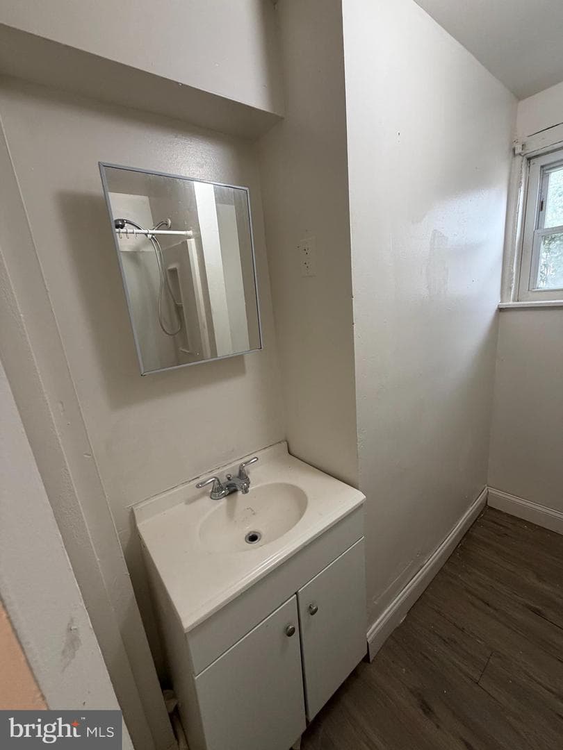 2124 W 3rd Street photo 8