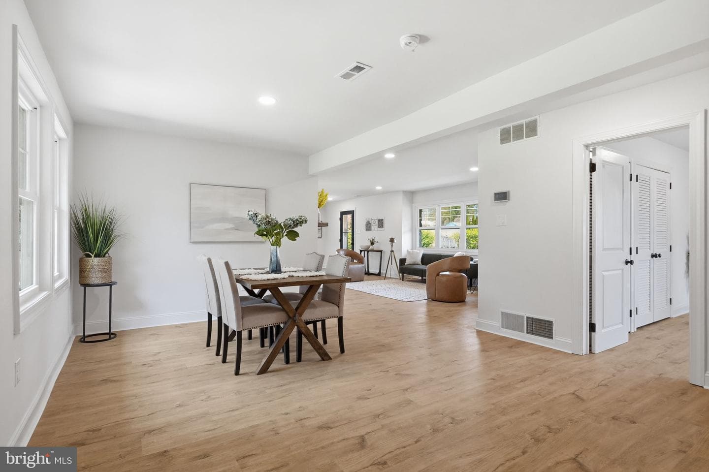 409 S Providence Road photo 23