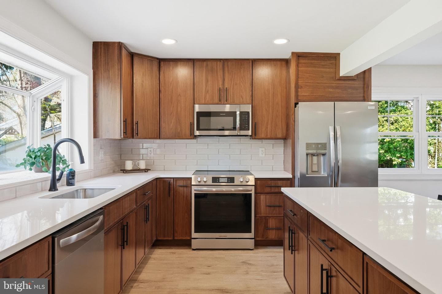 409 S Providence Road photo 37