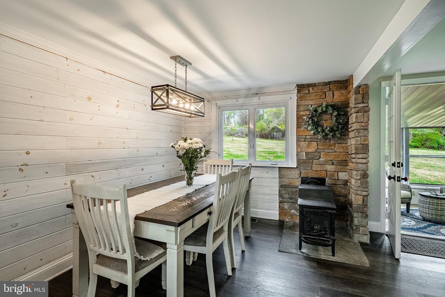 3119 Laughead photo 3