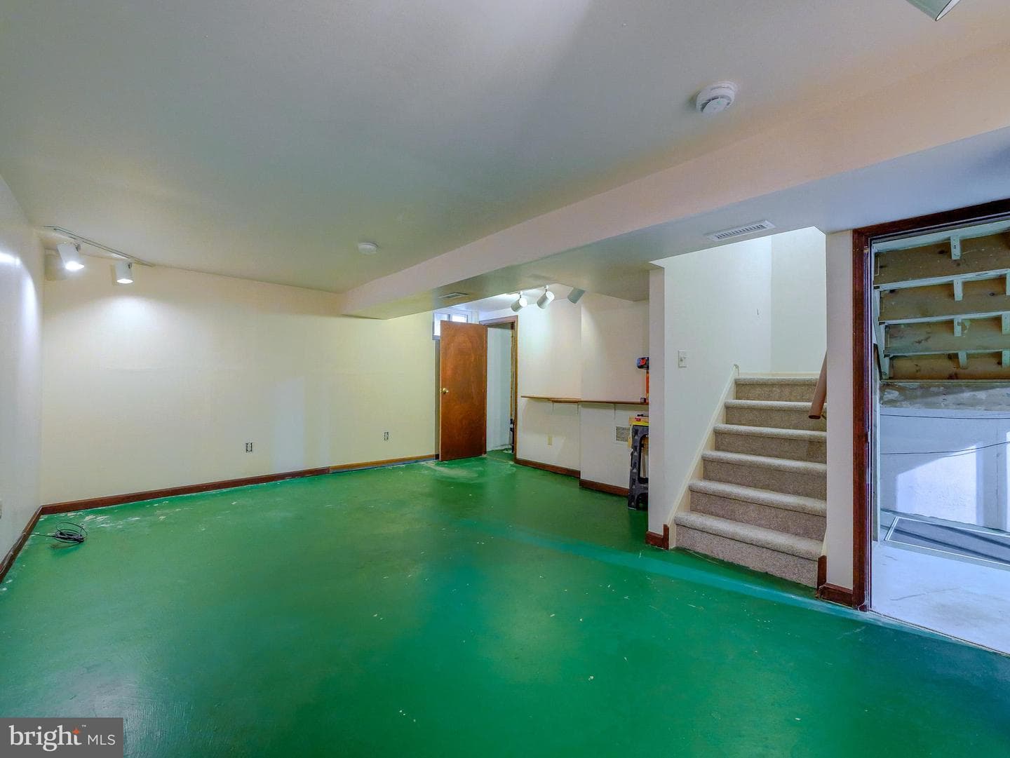 6 Victoria Drive photo 41