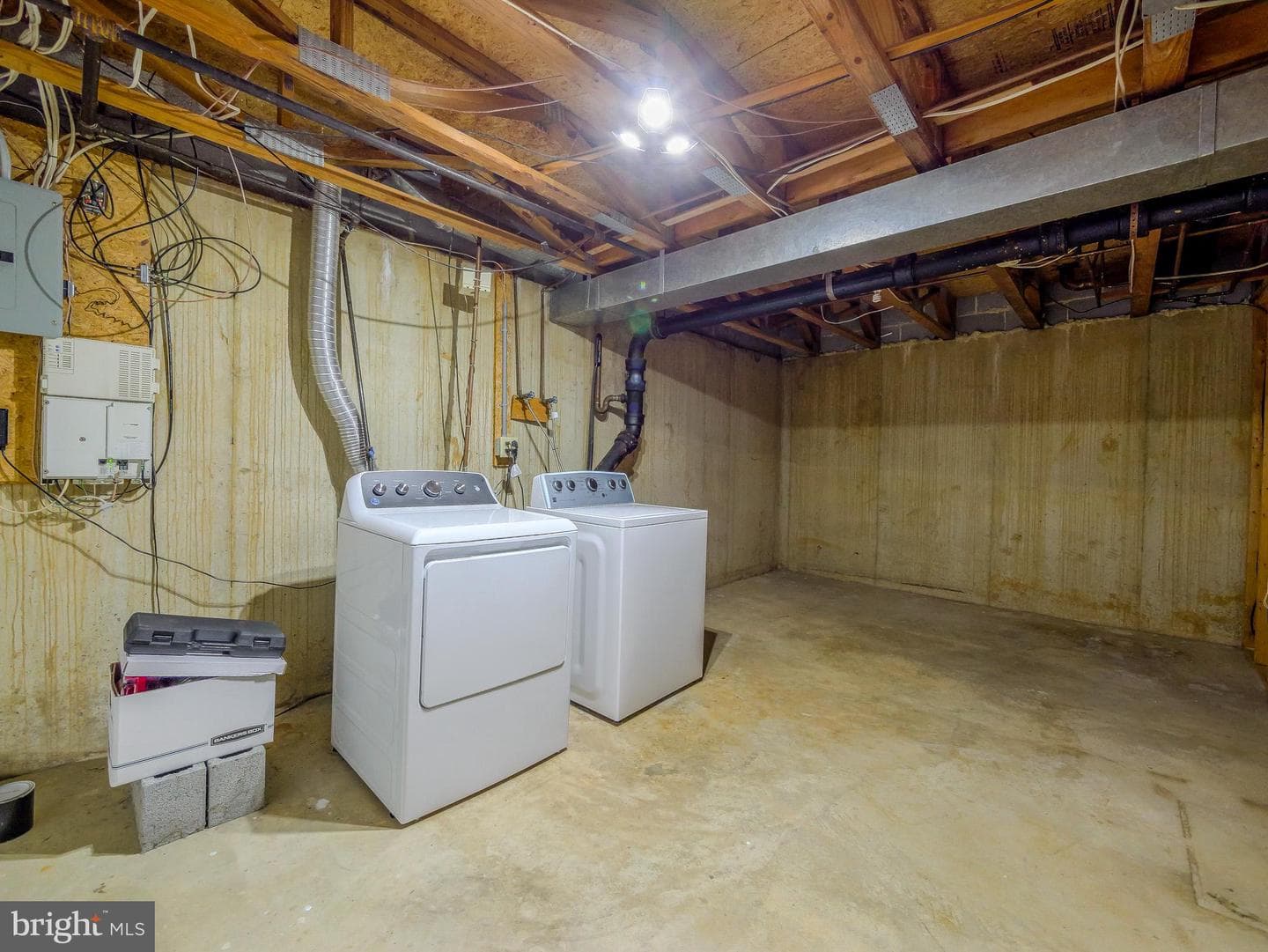 6 Victoria Drive photo 43