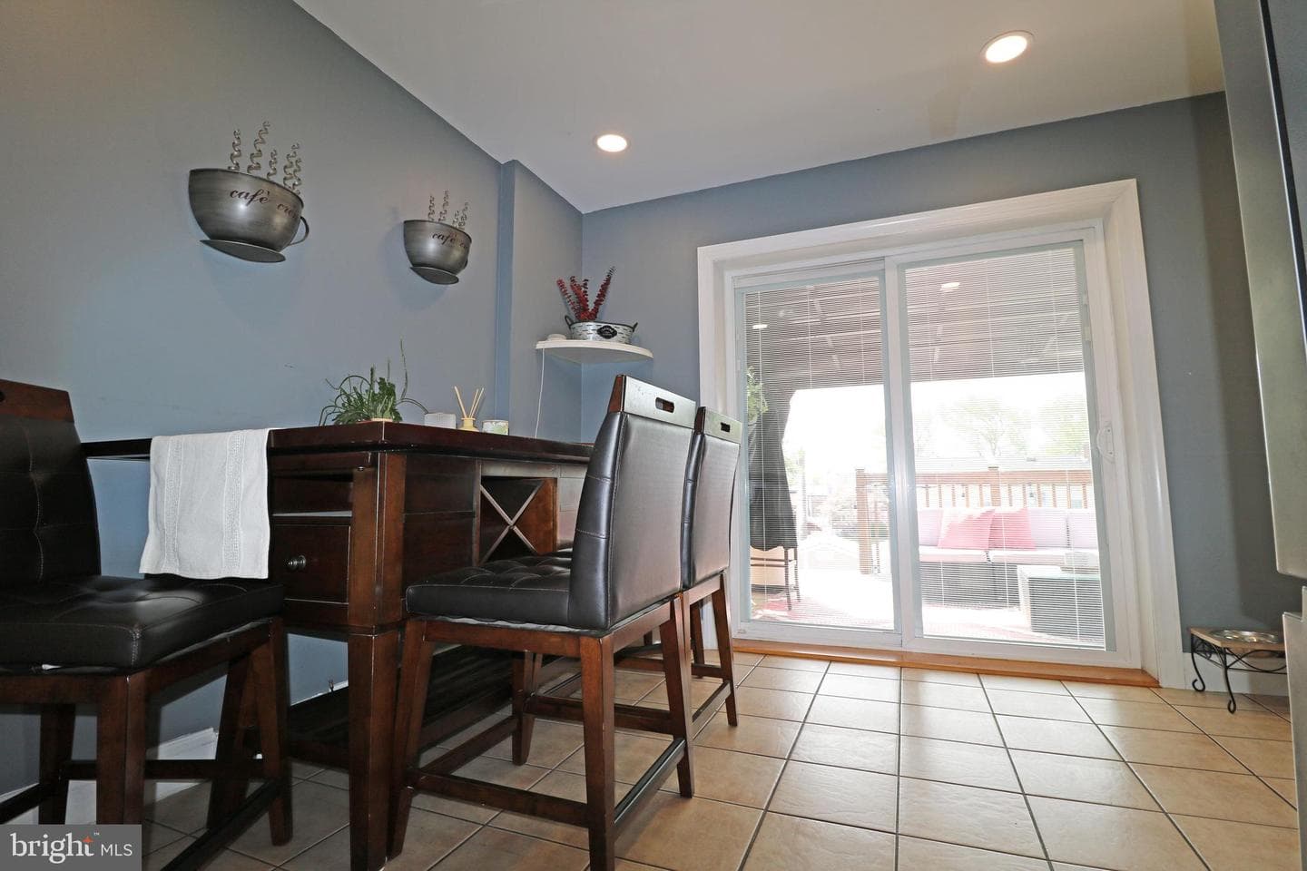 212 Riverview Avenue photo 10