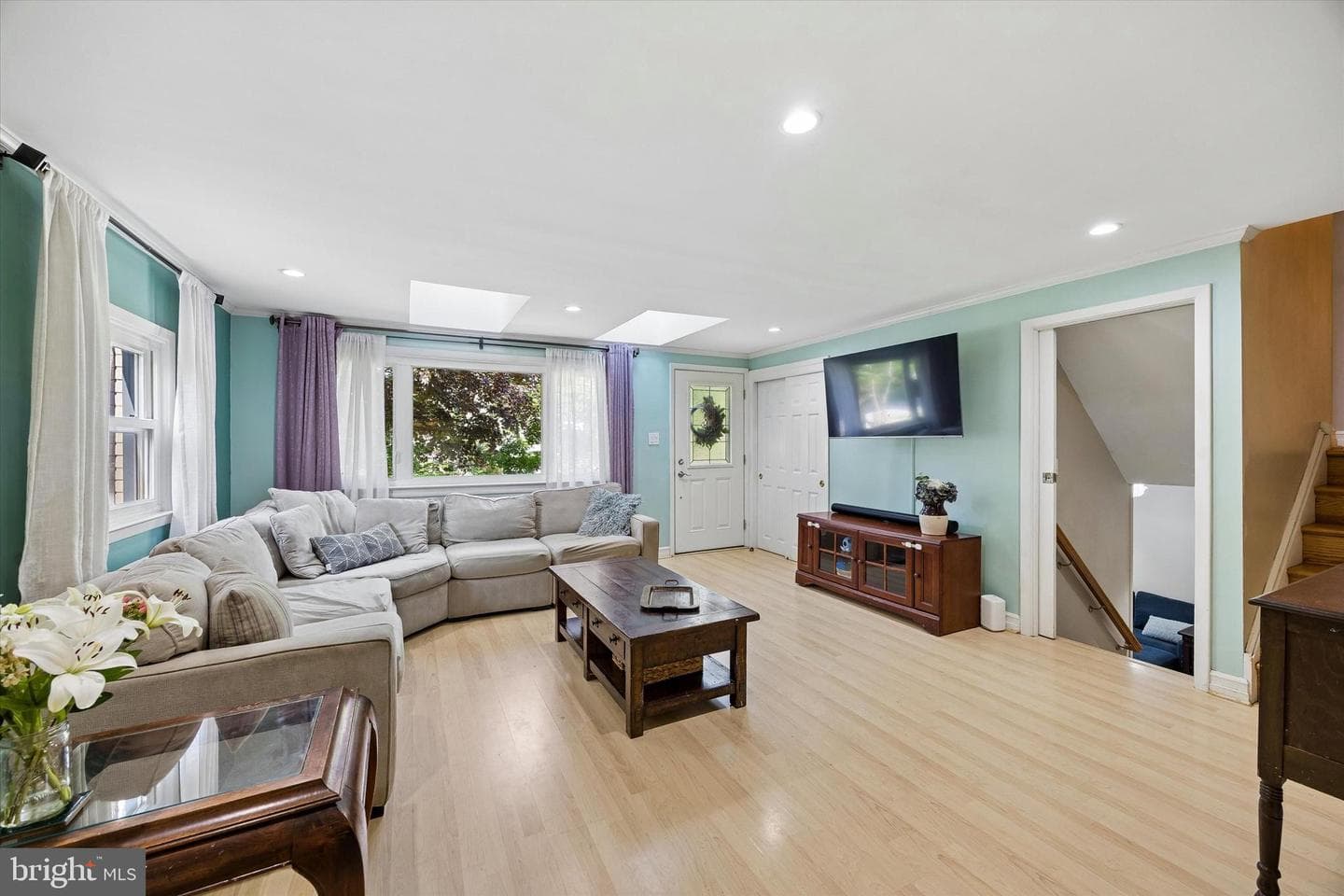 532 Bryn Mawr Avenue photo 3