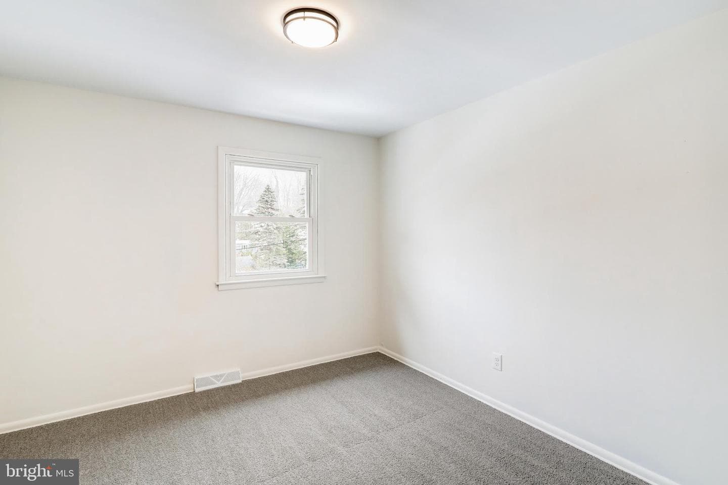 333 Golf Hills Road photo 14