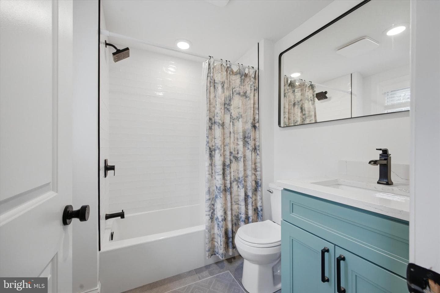 506 Saint Albans Road photo 13