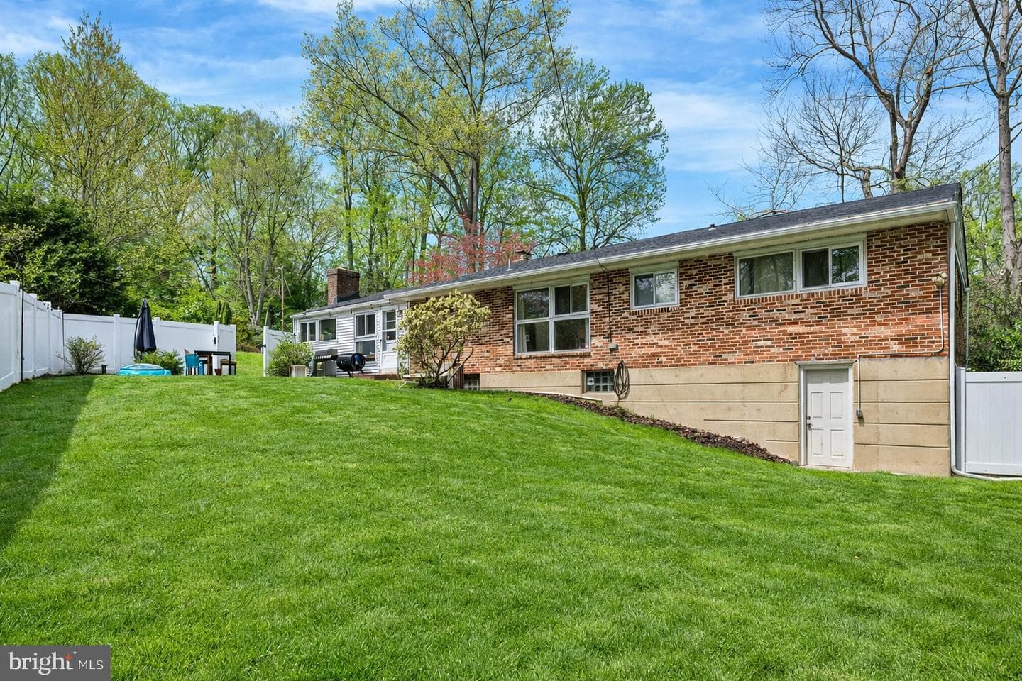 1 S Bryn Mawr Place photo 28