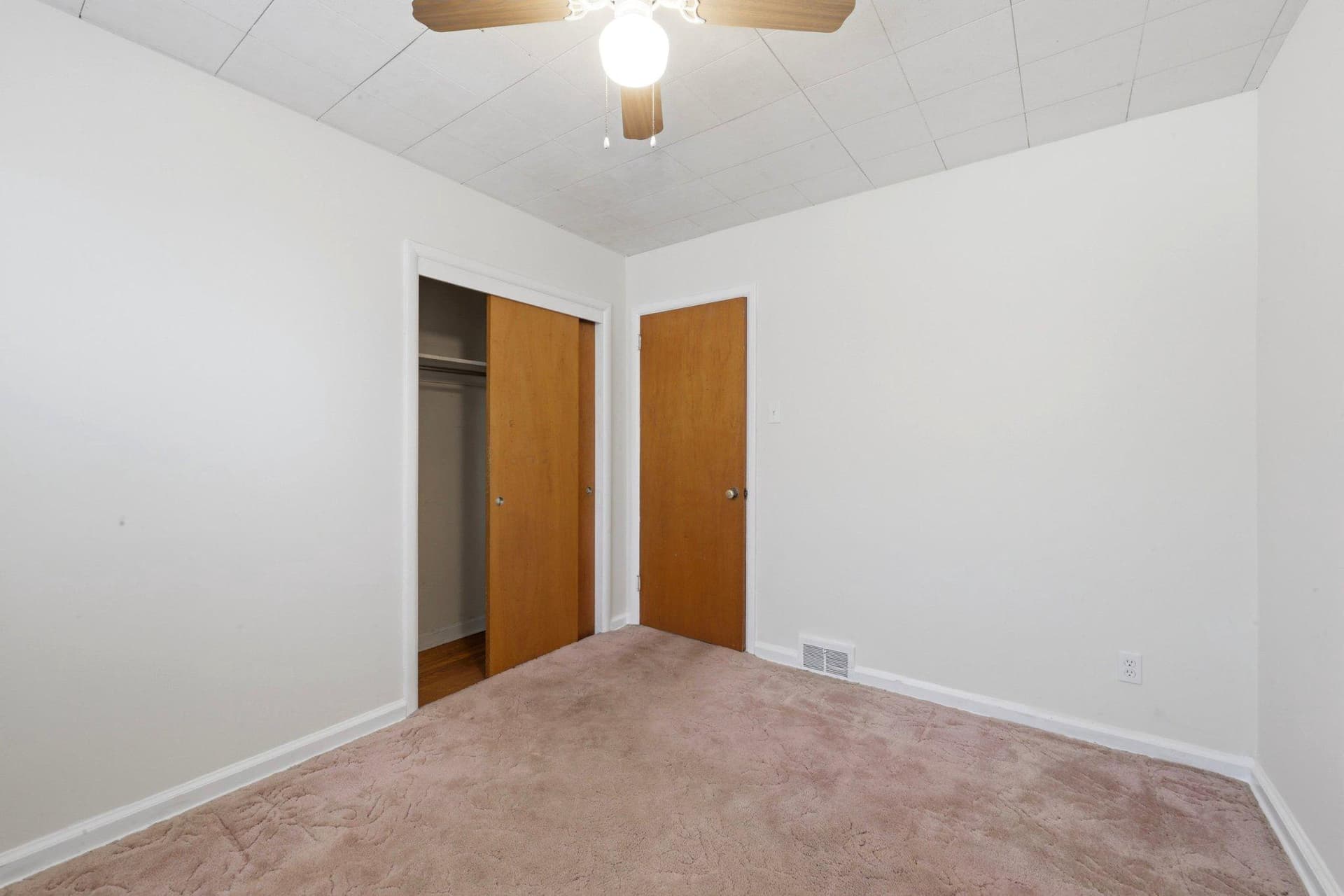 17 E Berkley Avenue photo 12
