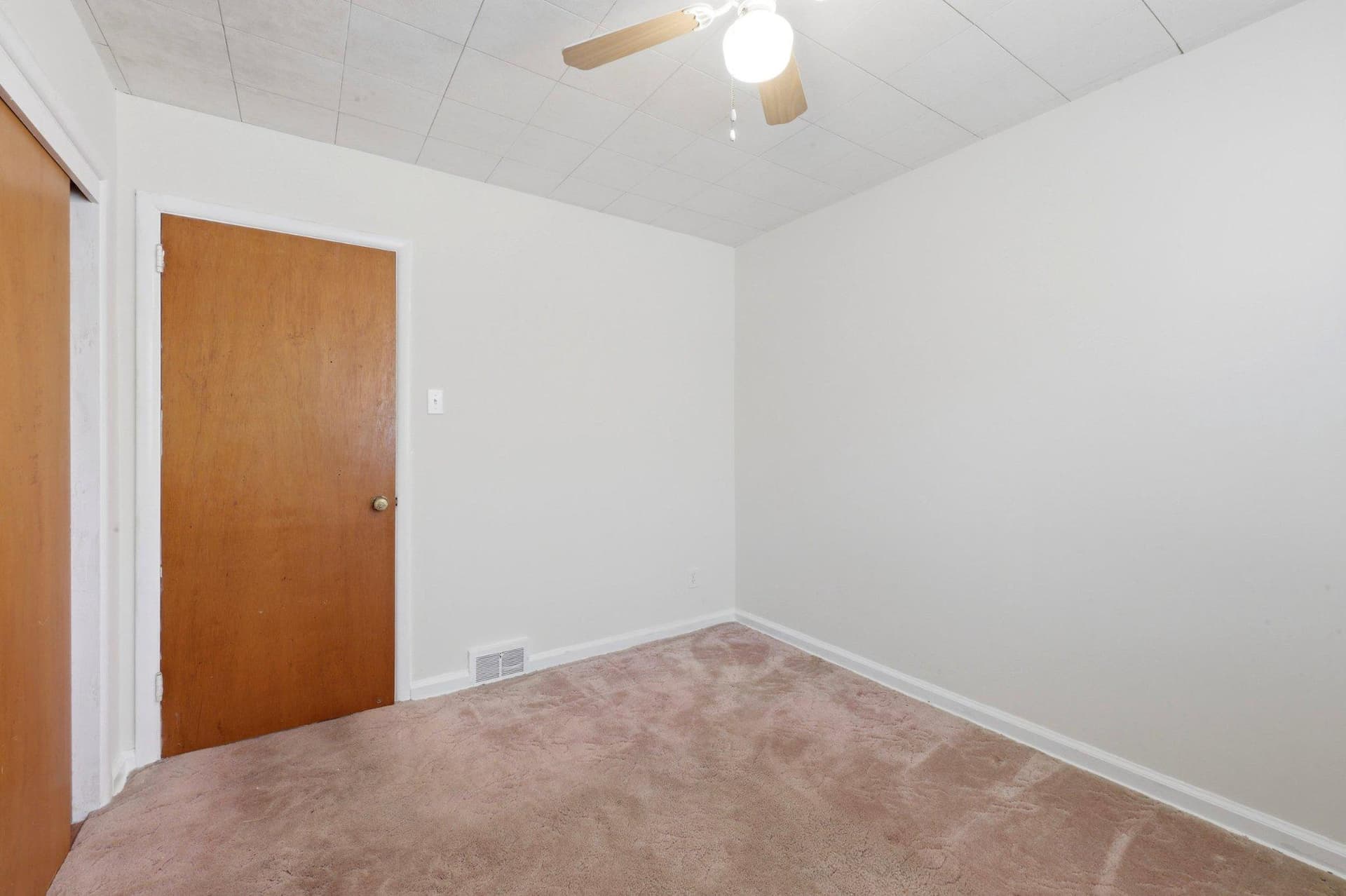 17 E Berkley Avenue photo 13